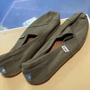 TOMS Canvas Shoes W7